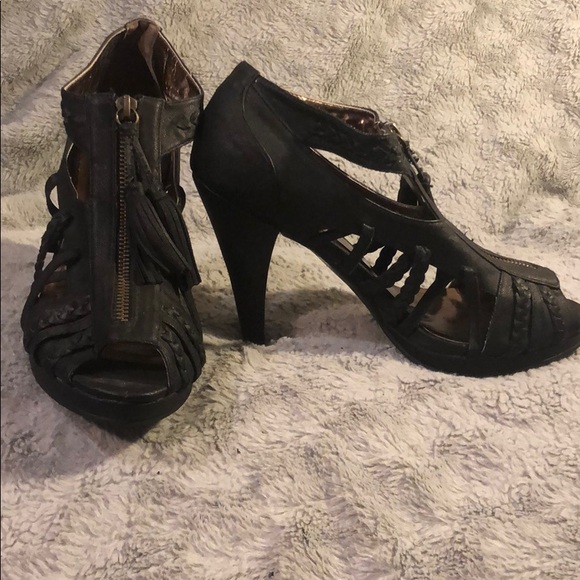Mark.. By Avon Tassle Heels Black w/ Antique Zip - Picture 5 of 8